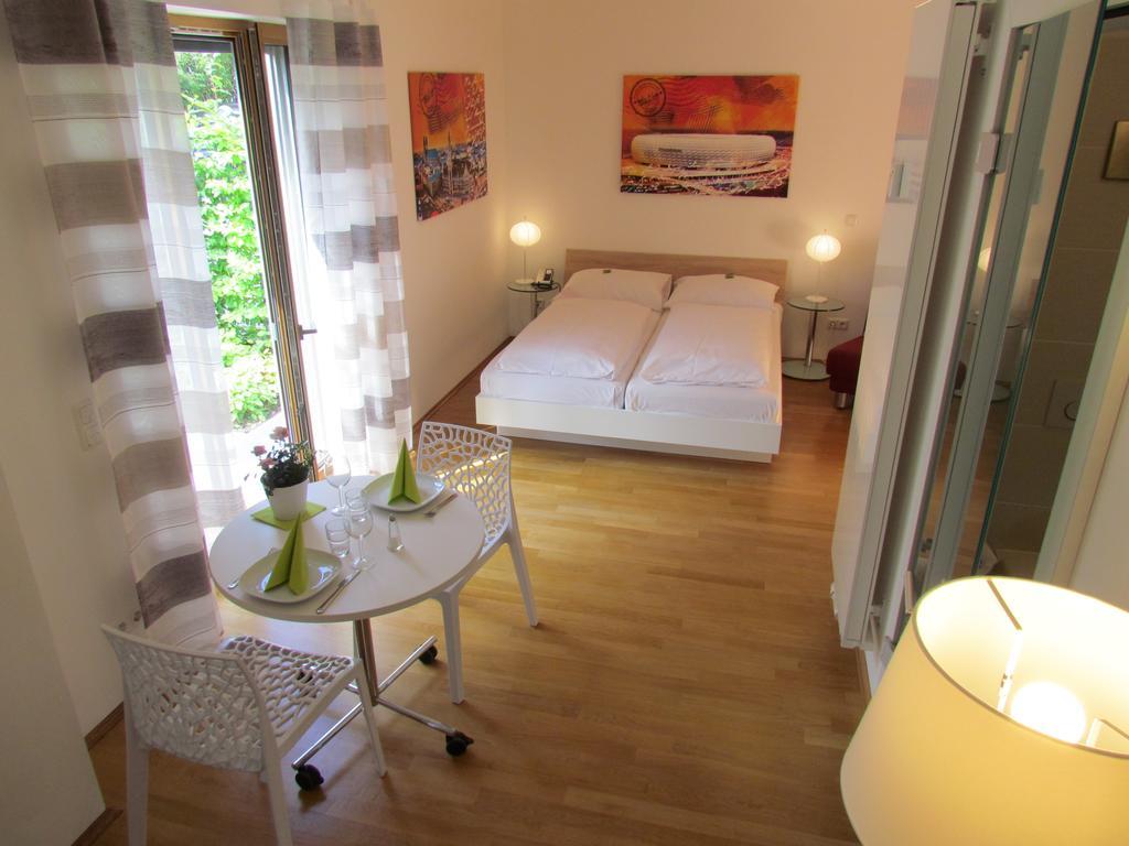 Amenity-garden-apartments * München